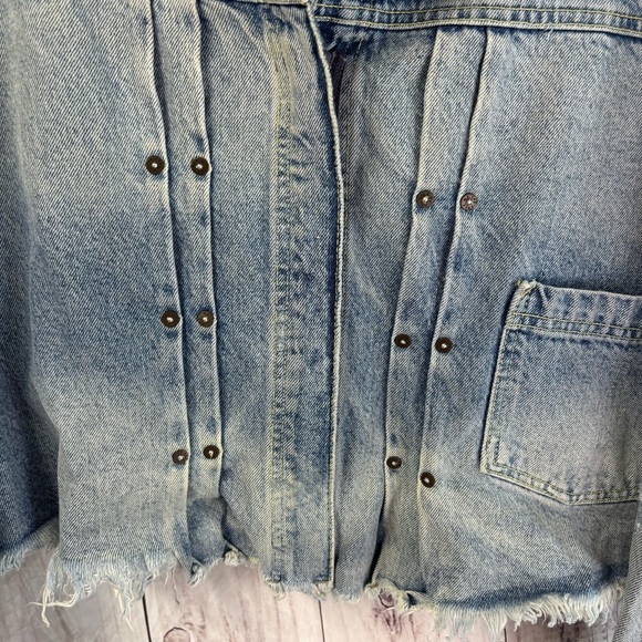 Free People Dillon Women's Light Blue Denim Jacket Bohemian casual Small - Picture 3 of 9